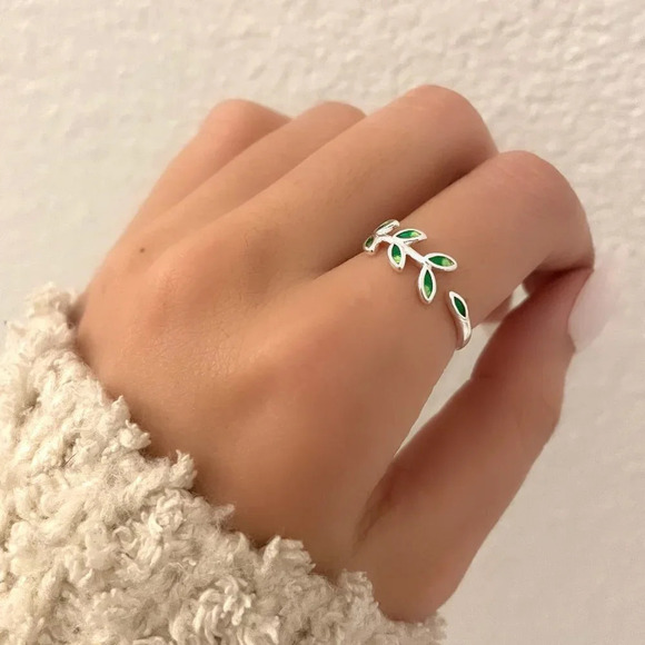 925 Sterling Silver Leaf Wrap Ring Green Dainty Boho Ring Green Leaf Ring - Picture 3 of 7